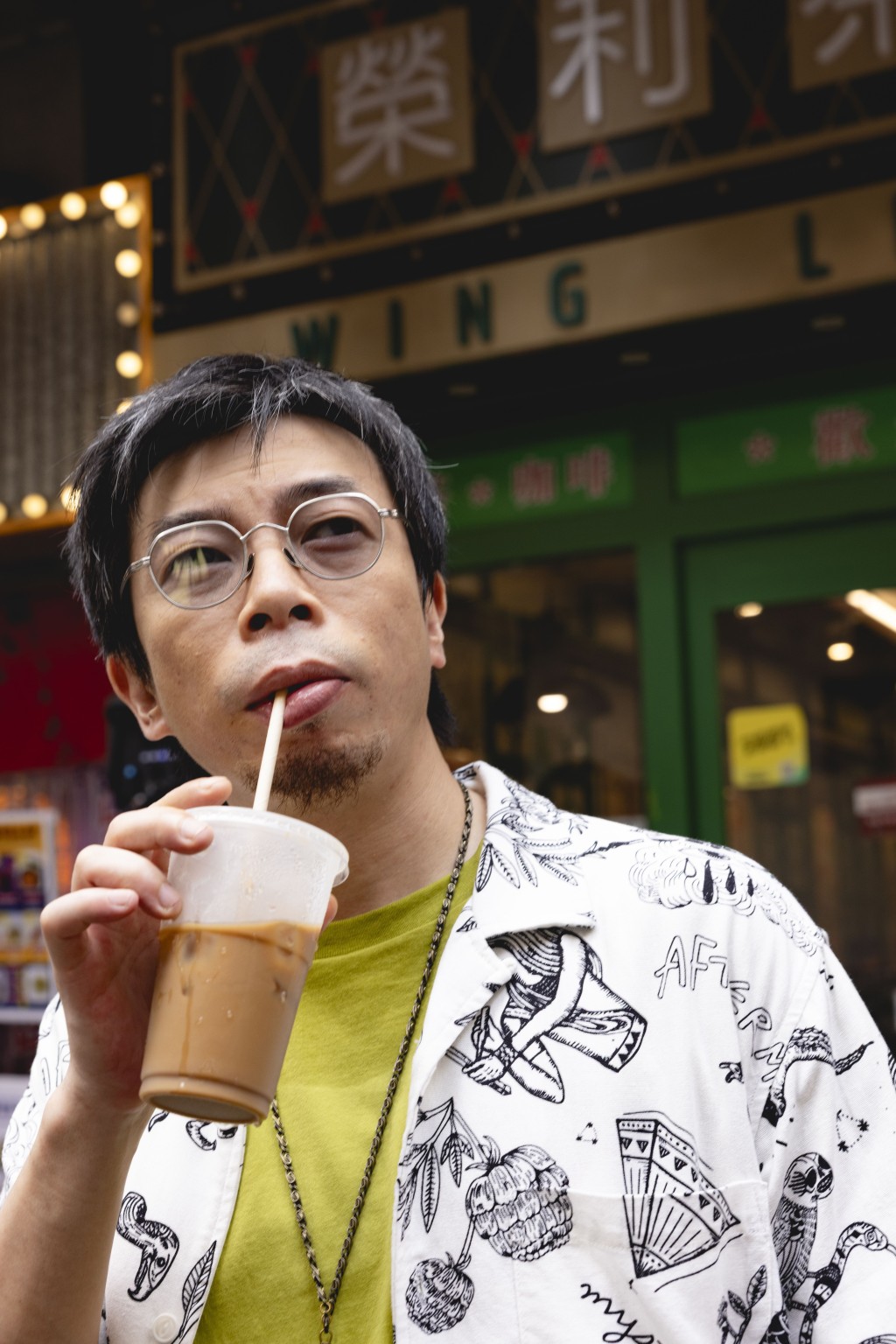 楊偉倫飾演茶餐廳老闆，有一段不堪回首的過去。
