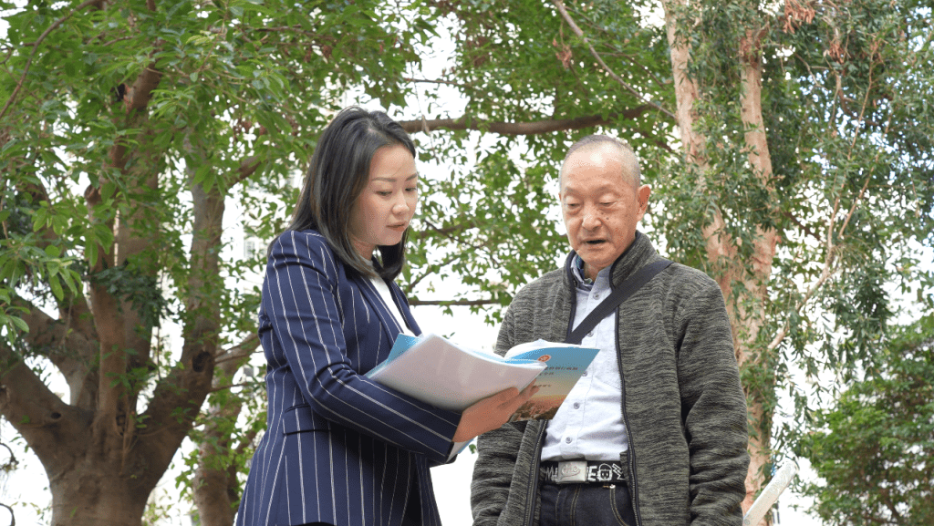植潔鈴在區議會工作期間，不忘在社區向街坊推動國安教育，讓相關概念深植人心。