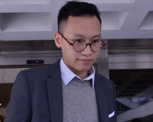 第七名證人是在何周禮建築設計公司任副設計總監的吳偉豪。