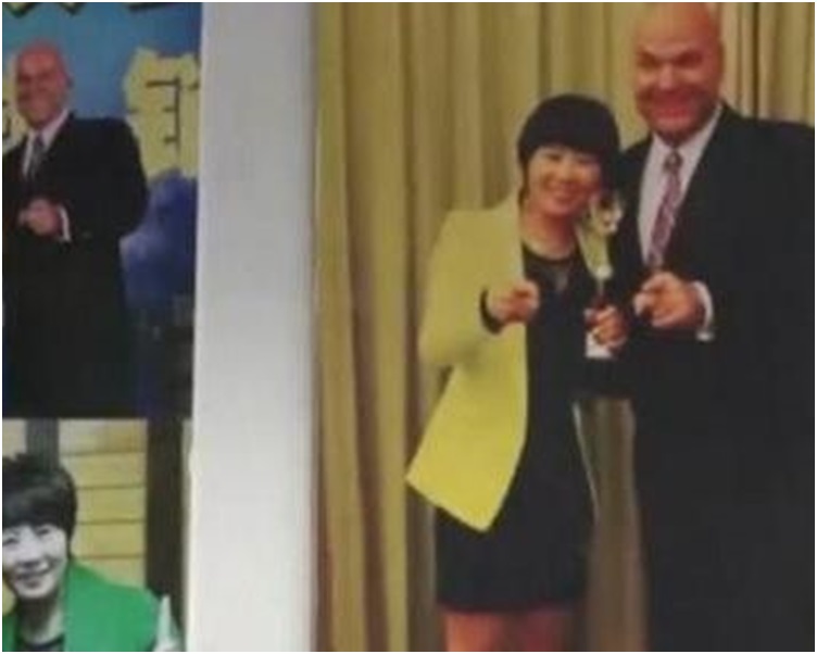 她聘請30多人假冒電視台做專訪及扮粉絲撐場。網圖