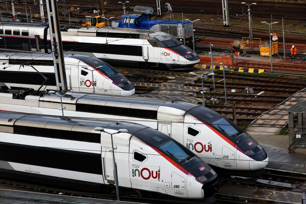 高速TGV列車周四僅保持五分之一至三分之一的運力。路透社 