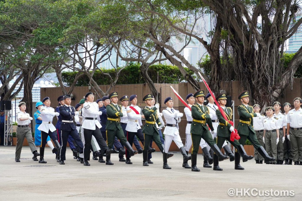 「紀念紅軍長征勝利90周年 — 金紫荊廣場五四升旗禮2026」今日舉行。 「紀念紅軍長征勝利90周年 — 金紫荊廣場五四升旗禮2026」今日舉行。