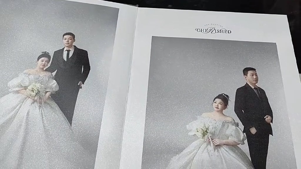 婚照公司指,相冊是由外地公司製作。 婚照公司指,相冊是由外地公司製作。