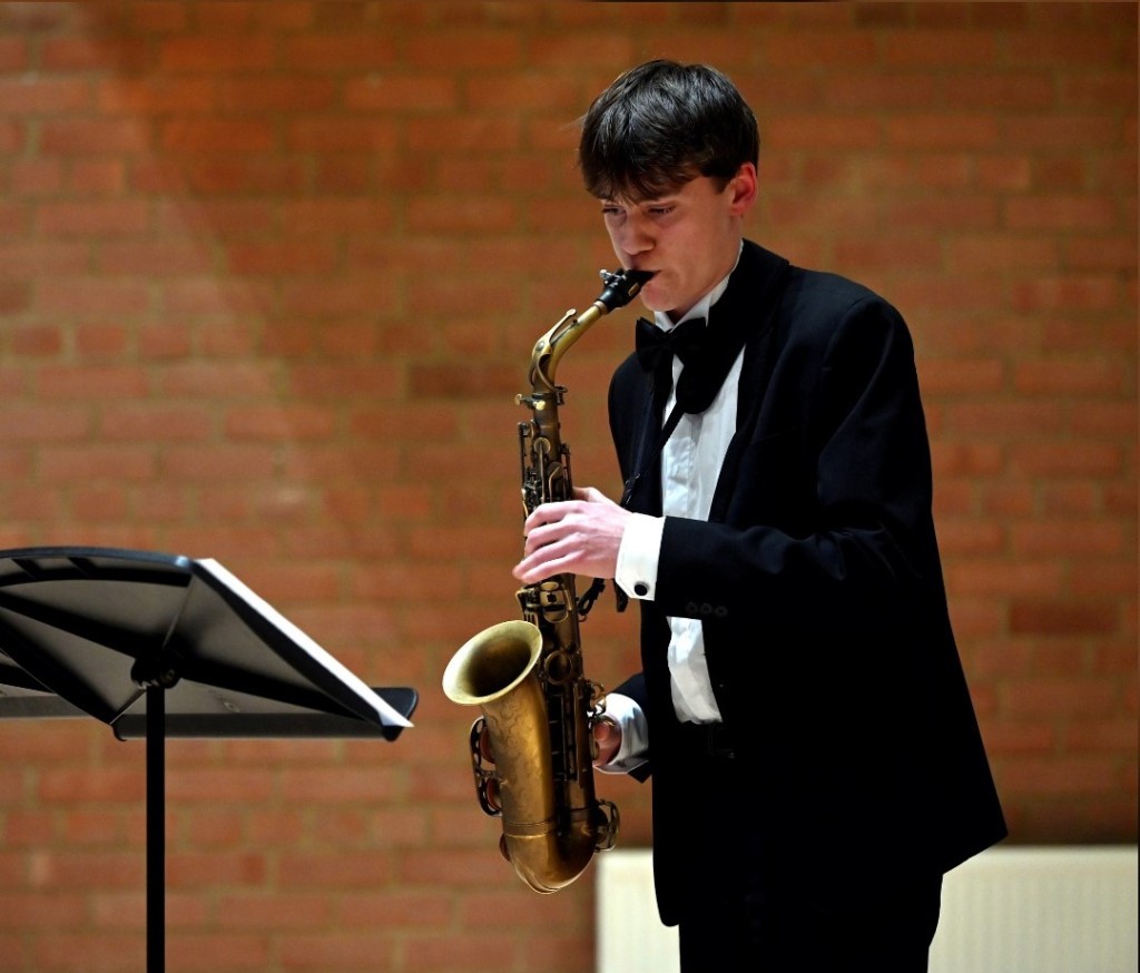 Dean Close School重视音乐教育。学校FB图片