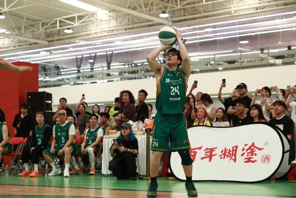 陳柏曦賽事中連入7球3分波，為球隊取得21分。