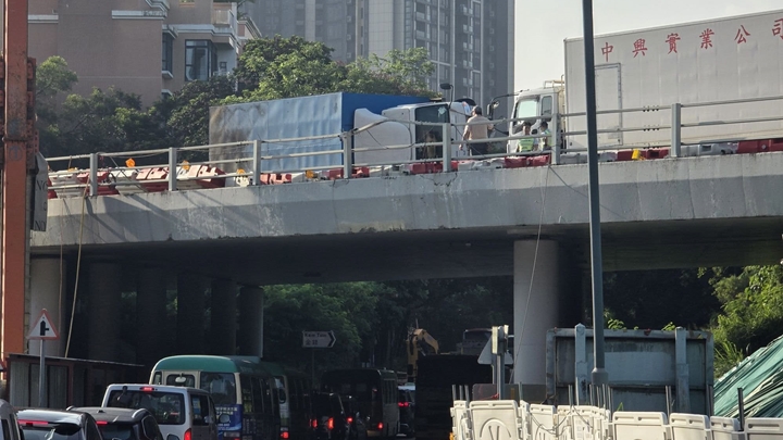fb馬路的事 (即時交通資訊台)圖片