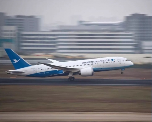 大陆方面启用M503南向北航线缓解海峡西岸空域航班快速增长。新华社图片