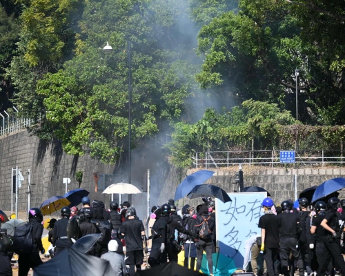 理大外及彌敦道當日發生多次衝突。資料圖片