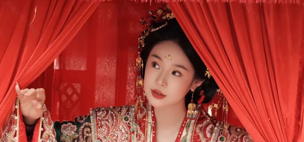 中式仿古婚禮微電影興起，成就新人最美回憶。抖音＠胖達胖達