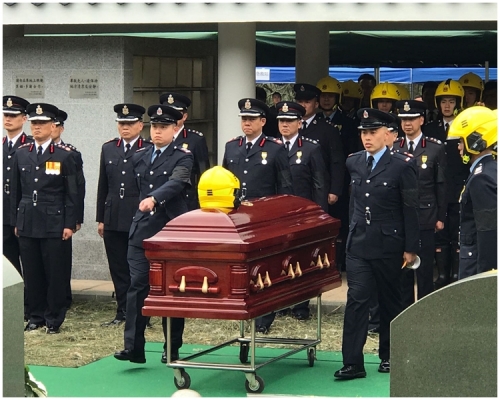 殉職消防總隊目邱少明正式安葬浩園。