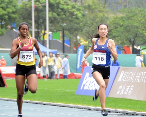 學界百米女飛人梁詠曦力爭在主場爭牌為港爭光。 馮梓健攝