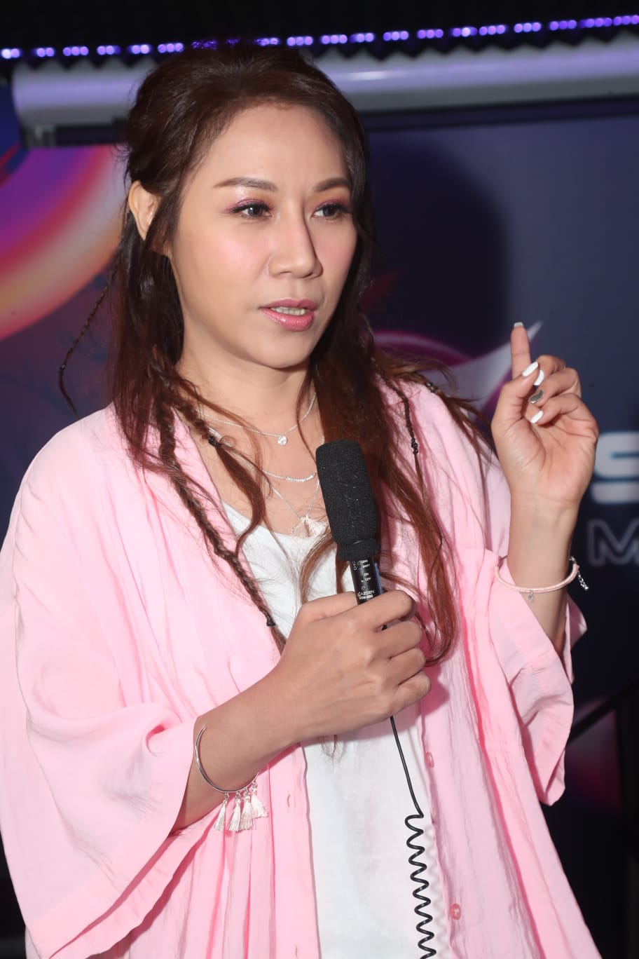 彭家麗說今次選唱舊歌勾起不少回憶。