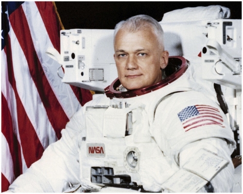 麦坎德利斯在加州与世长辞，终年80岁。AP 