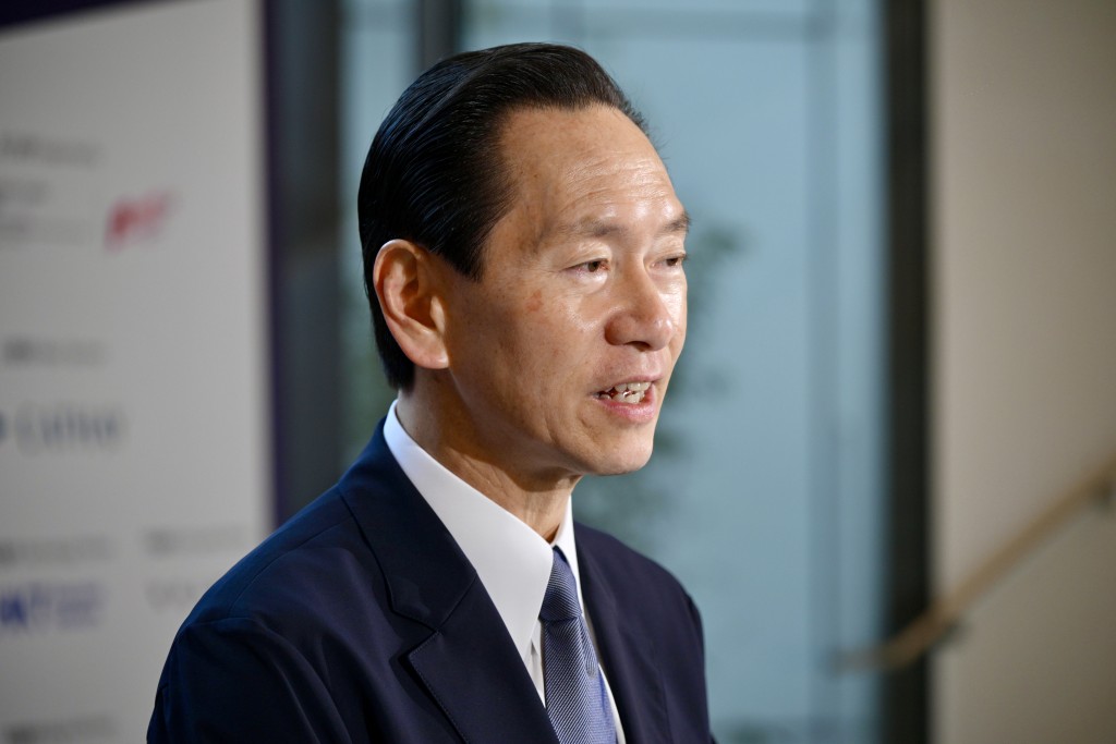 陳智思指今次論壇有一千名來自世界各地不同的文化界人士出席,估計可吸引以萬計人士來港參與文化活動。 陳智思指今次論壇有一千名來自世界各地不同的文化界人士出席,估計可吸引以萬計人士來港參與文化活動。