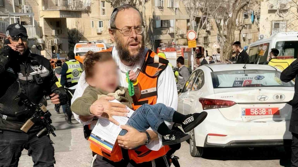 耶路撒冷一所無牌托兒中疑一氧化碳中毒 兩4個月大嬰死亡。X@UnitedHatzalah 圖片