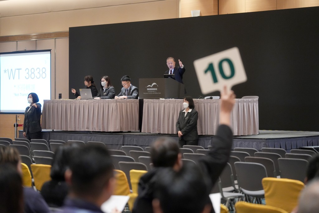 今年新春車車牌拍賣，共提供49個車輛登記號碼，估計又有一場競烈競投。資料圖片