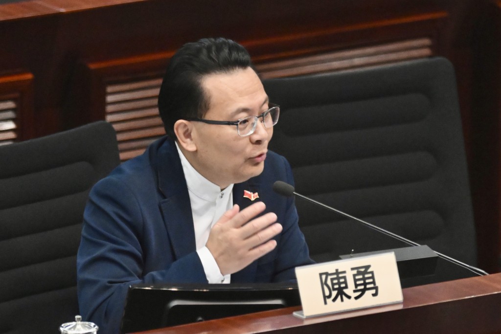 民建聯陳勇指出，穩定的電力與強大算力是社會關注重點。