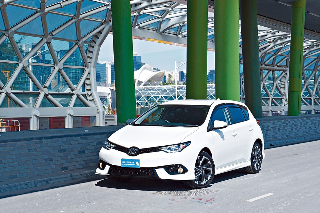 這輛2016年Auris RS日版水貨放盤，最大賣點是配上幾乎絕迹廉價車種的6速手動波箱，掀背格式也切合潮流。
　　