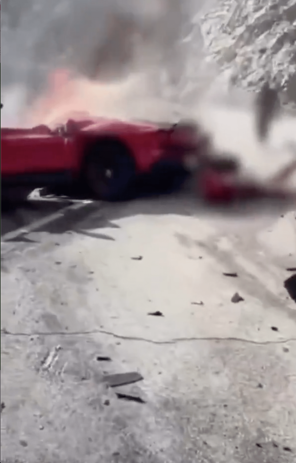 贊佩拉則受困於火海殘骸中，當場身亡。