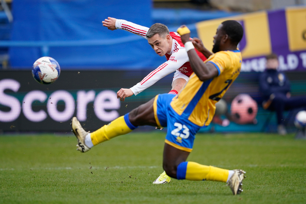 杜沙特於38分鐘因傷退下火線。美聯社