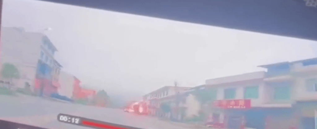 江西上栗县汽车维修店爆炸一刻。