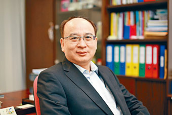 陳國康將於下月出任中大的大學輔導長一職。