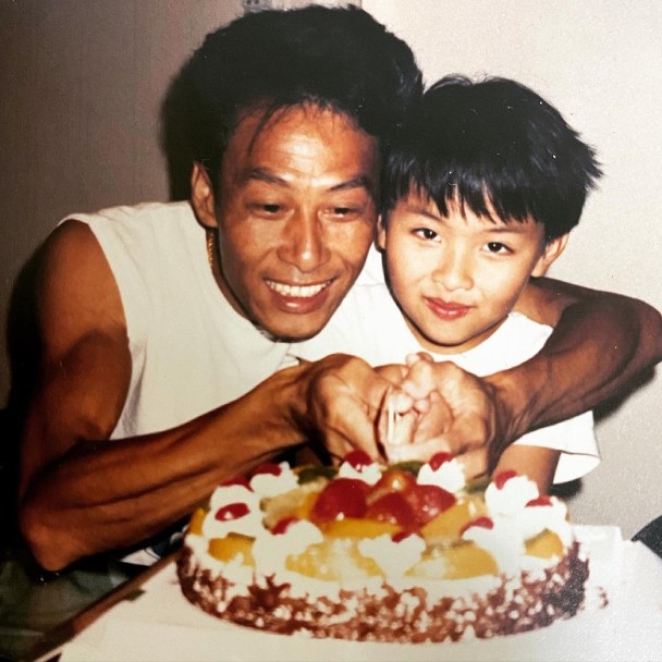 父子感情要好。