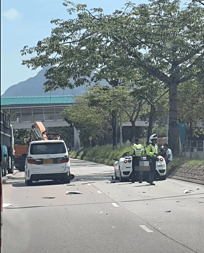 法拉利再撞另一私家車。網圖