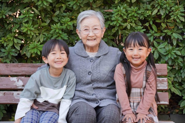 長輩年事已高，未必能應付緊密行程，安排上要留意。（圖片來源：PhotoAC）