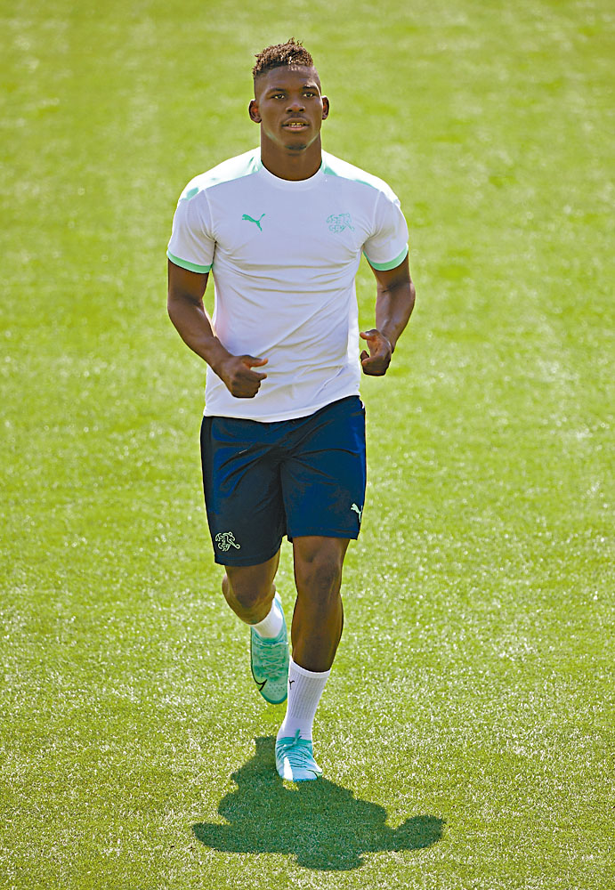 瑞士前鋒比列安保路