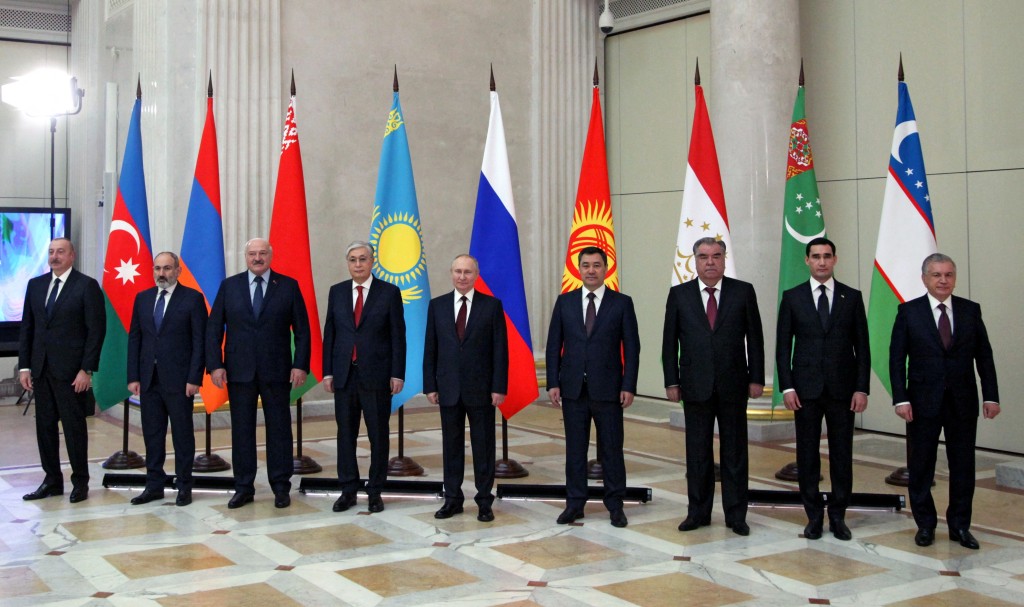 普京日前在圣彼得堡与8个前苏联集团国的领袖举行高峰会。路透社