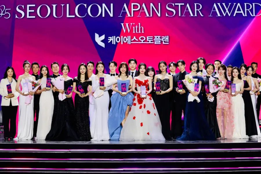 APAN STAR AWARDS昨晚舉行,《苦盡柑來遇見你》成為大贏家。 APAN STAR AWARDS昨晚舉行,《苦盡柑來遇見你》成為大贏家。