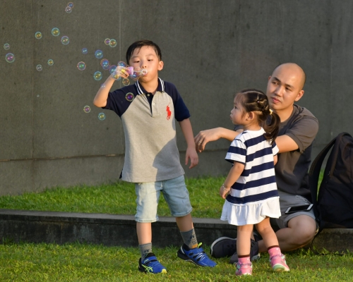天文台預測,端午節(25日)短暫時間有陽光,有幾陣驟雨。 資料圖片
