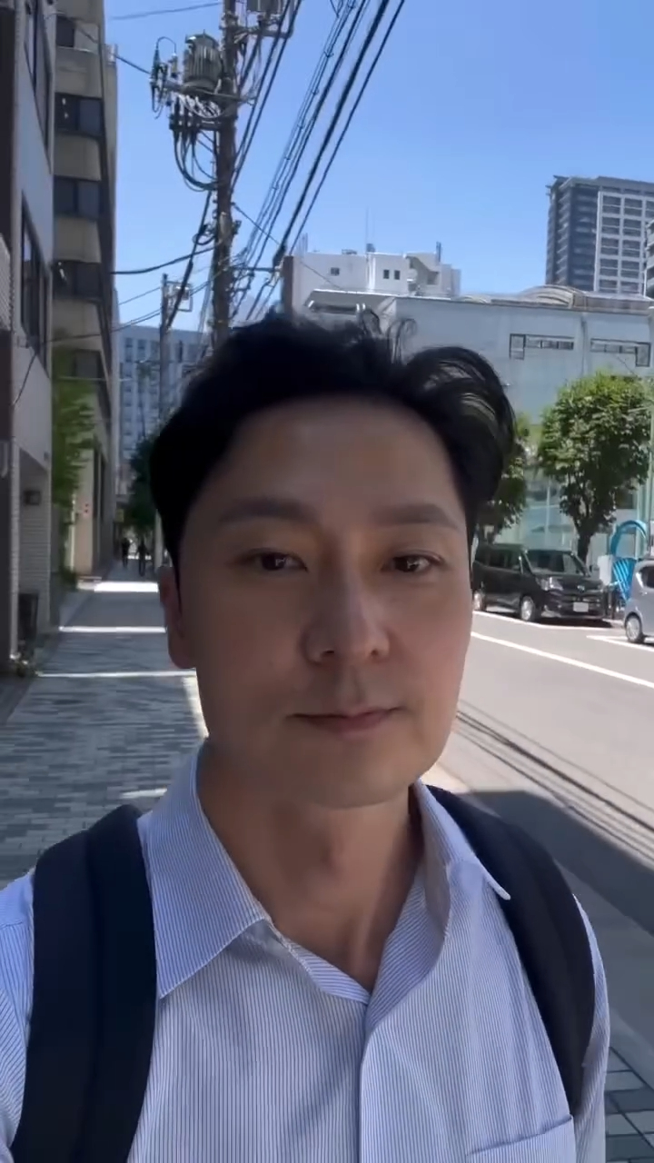 姚亦澧經常周圍去。 姚亦澧經常周圍去。