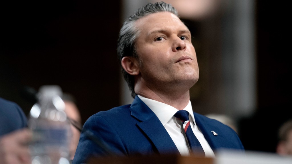 美国国防部长赫格塞斯（Pete Hegseth）接受参议院军事委员会质询。 美联社