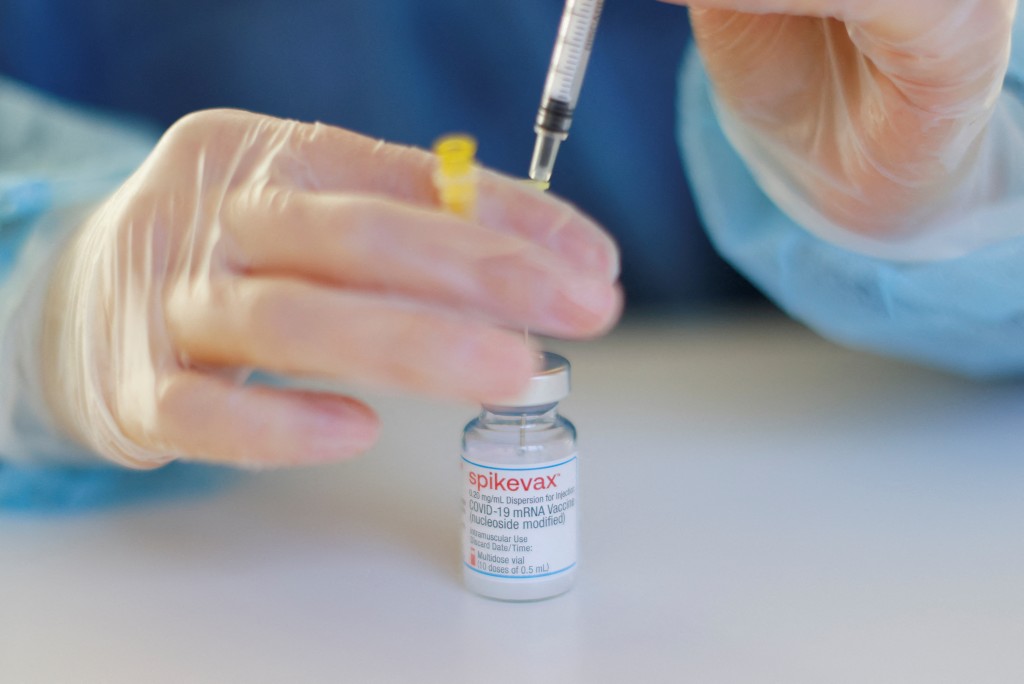 世卫指全球在检测、疫苗和病毒追踪等工作有落差。REUTERS