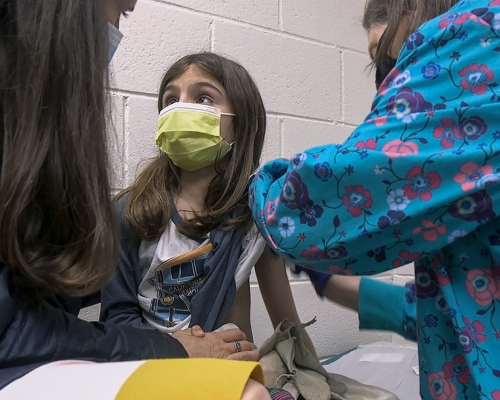 美國5至11歲兒童有望秋季接種輝瑞新冠疫苗。AP圖片