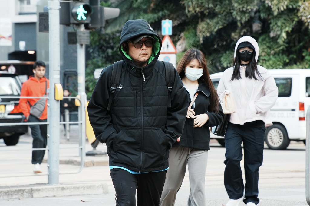 周日早上天氣寒冷。