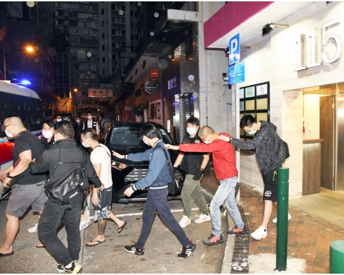 行動共拘捕28人。