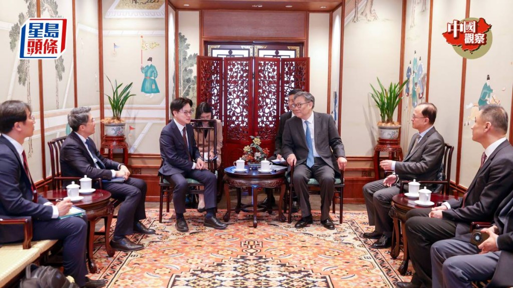 中國商務部部長王文濤，會見訪京的韓國產業通商部部長金正官。中國商務部