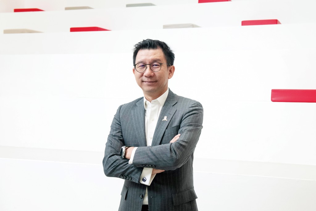 中大協理副校長(知識轉移)陳君賜教授指出,LEAP構建交流平台,將具備不同專長的人士,包括科學家、創業家、業界領袖及投資者匯聚一堂。 中大協理副校長(知識轉移)陳君賜教授指出,LEAP構建交流平台,將具備不同專長的人士,包括科學家、創業家、業界領袖及投資者匯聚一堂。
