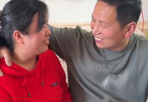 程女士与其丈夫。小莉帮忙  ​