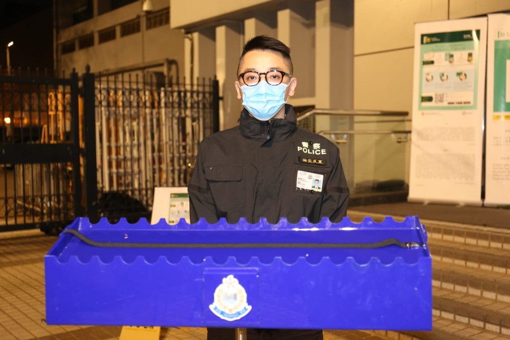 雷家雋督察呼籲目擊者致電36619240與油尖反黑組第三隊聯絡。