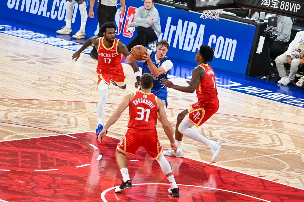 NBA中国赛独行侠vs火箭。魏国谦摄