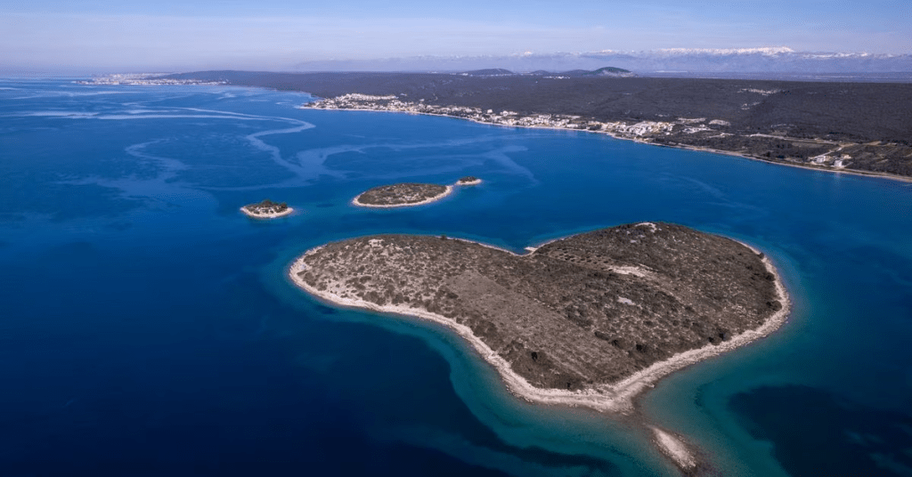 克罗地亚一座形状激似爱心的岛屿──加列斯尼亚克岛。路透社