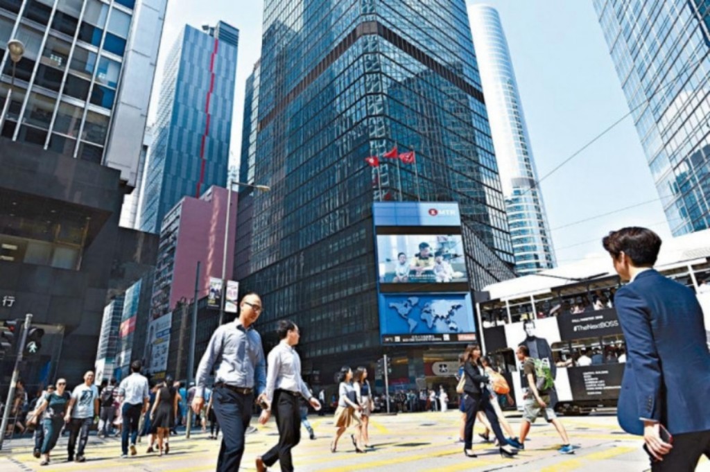 雷鼎鳴認為香港要積極搶人才。資料圖片 