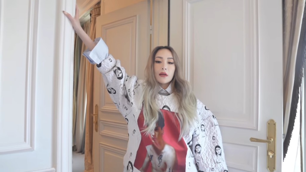 蕭亞軒近日分享在巴黎出席時裝騷的新片，再捲整容疑雲。