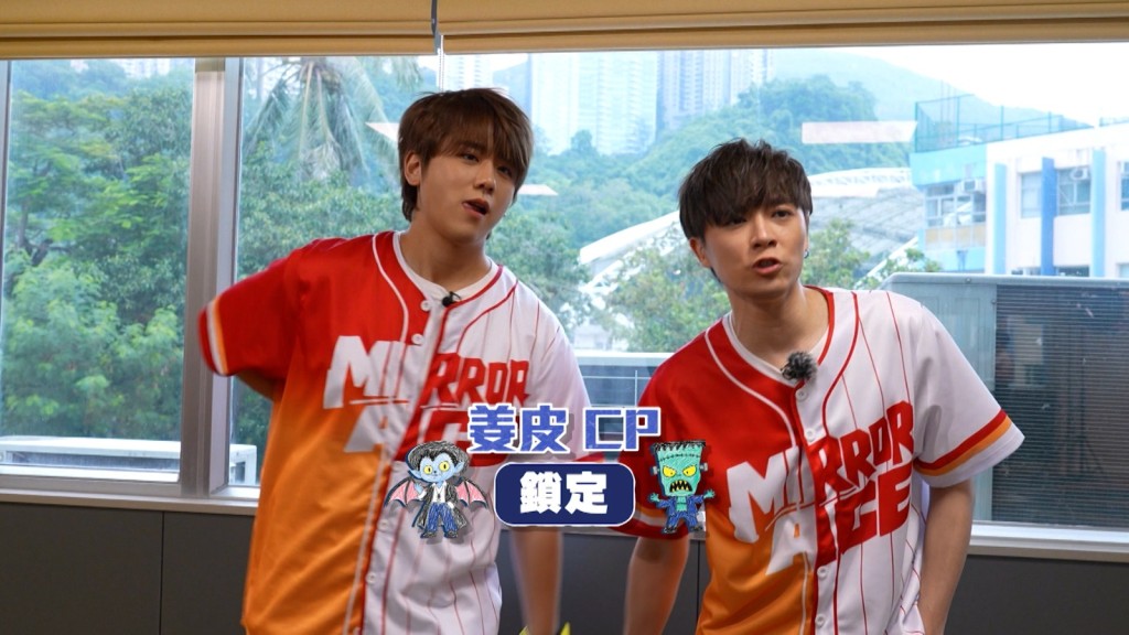 姜濤、Frankie「姜皮CP」戴上手扣,上半集遊戲為10米氣手槍對決。 姜濤、Frankie「姜皮CP」戴上手扣,上半集遊戲為10米氣手槍對決。