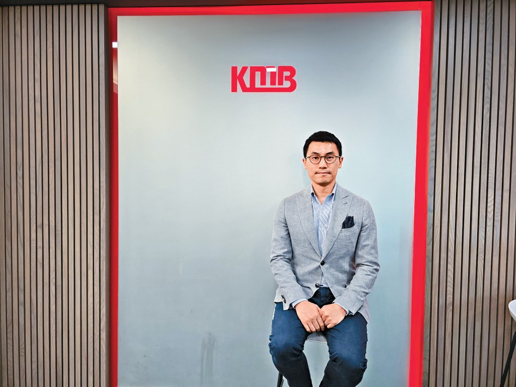梁祖德指出,已見到本港人流逆差有所放緩,期望北上消費需求邁向飽和。 梁祖德指出,已見到本港人流逆差有所放緩,期望北上消費需求邁向飽和。