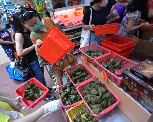 端午節市民食糉應節。資料圖片